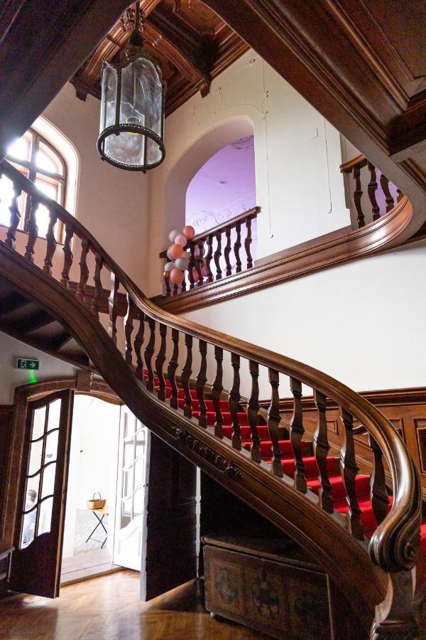 Apartment In Historischer Villa Mit Parkplatz กรุนเอา อิม อาล์มทาล ภายนอก รูปภาพ