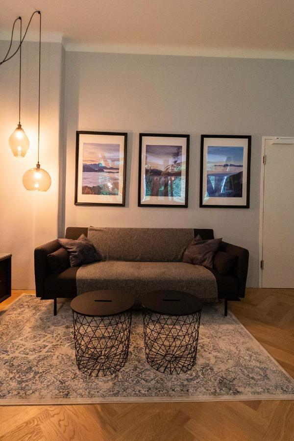 Apartment In Historischer Villa Mit Parkplatz กรุนเอา อิม อาล์มทาล ภายนอก รูปภาพ